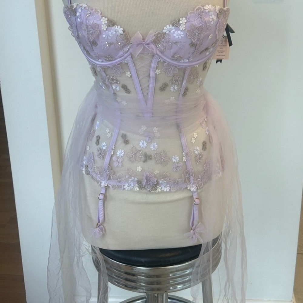 Victoria's Secret Lavender Floral Embroidered Bustier - Picture 12 of 14